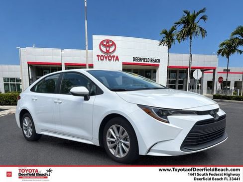 Used 2023 Toyota Corolla LE w/ LE Convenience Package FWD image 1