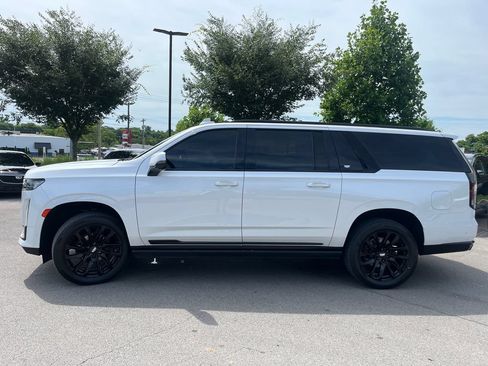 Used 2021 Cadillac Escalade ESV Sport w/ Driver Assist Tech Package AWD/4WD image 4
