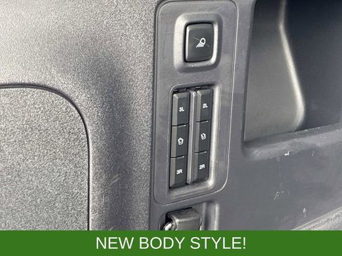 Used 2025 Ford Expedition Active image 13