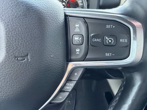 Used 2019 RAM 1500 Laramie AWD/4WD image 29
