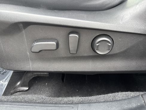 Used 2020 Subaru Forester Premium image 19