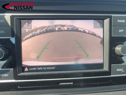 Used 2024 Volkswagen Jetta SE image 37