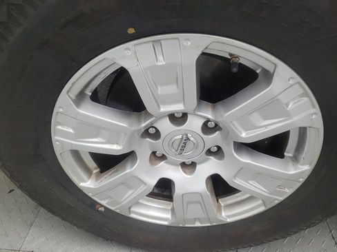 Used 2017 Nissan Titan SV RWD image 31