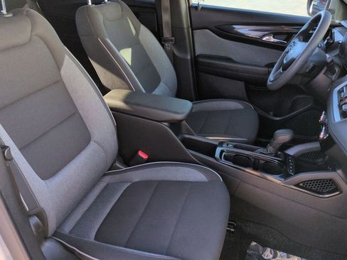 Used 2025 Chevrolet TrailBlazer LT FWD image 33