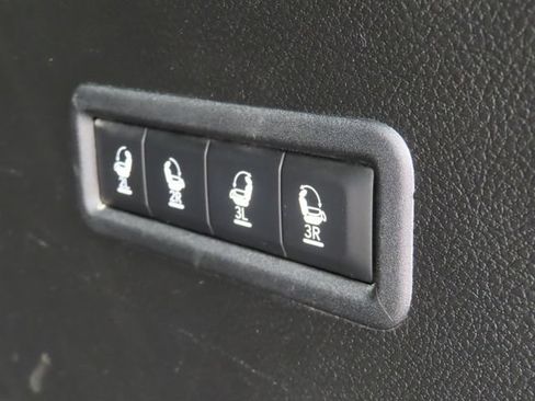 Used 2022 Jeep Wagoneer Series III w/ Rear Seat Video Group 1 AWD/4WD image 35