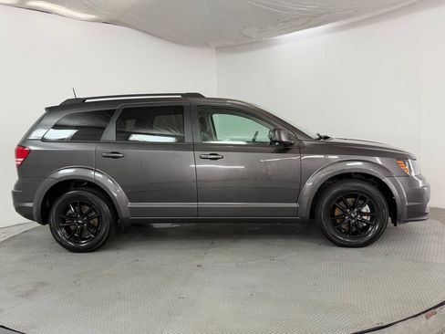 Used 2020 Dodge Journey SE w/ SE Popular Equipment Group FWD image 5