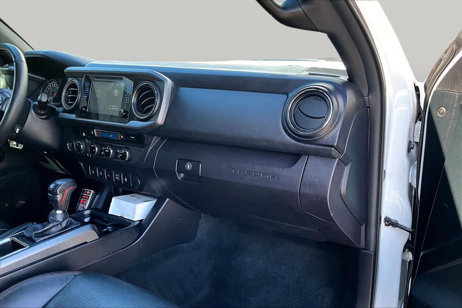 Used 2017 Toyota Tacoma TRD Pro AWD/4WD image 16
