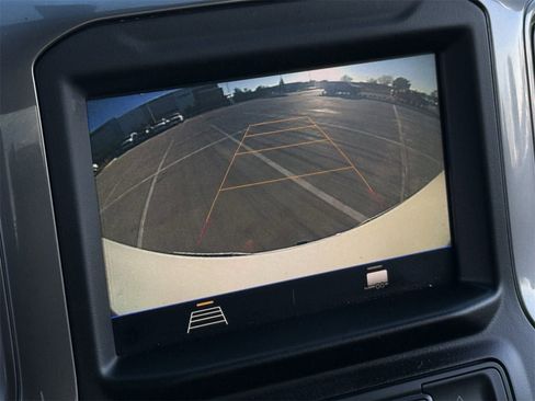 Used 2021 Chevrolet Silverado 1500 Custom image 16