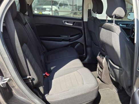 Used 2018 Ford Edge SEL image 18