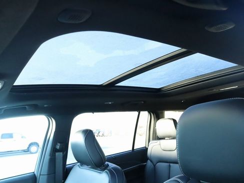 New 2025 Jeep Grand Cherokee L Limited w/ Luxury Tech Group II image 18