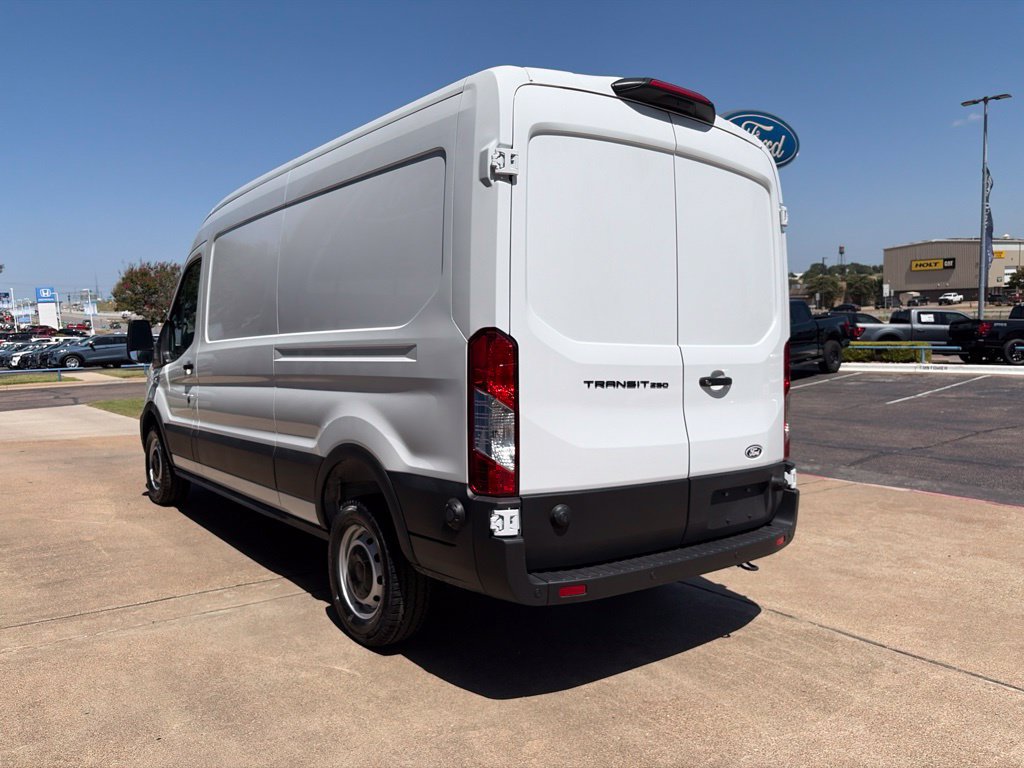 New 2026 Ford Transit 250 148 Medium Roof w/ Load Area Protection Package RWD image 4