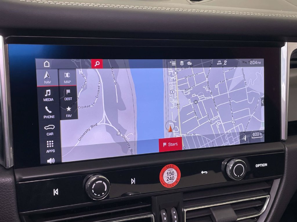 Certified 2025 Porsche Macan Turbo AWD/4WD image 30