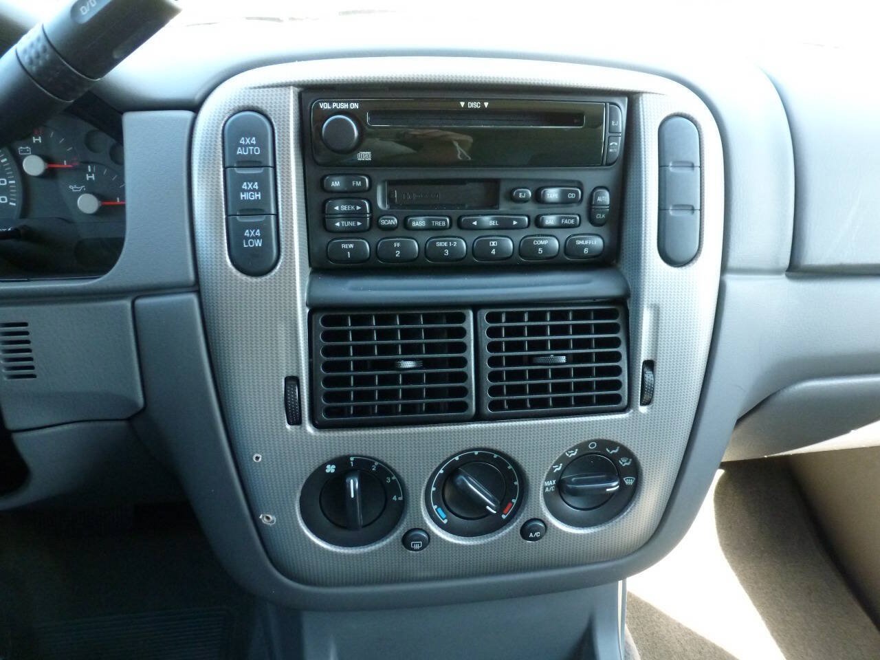 Used 2004 Ford Explorer Sport XLT AWD/4WD image 13