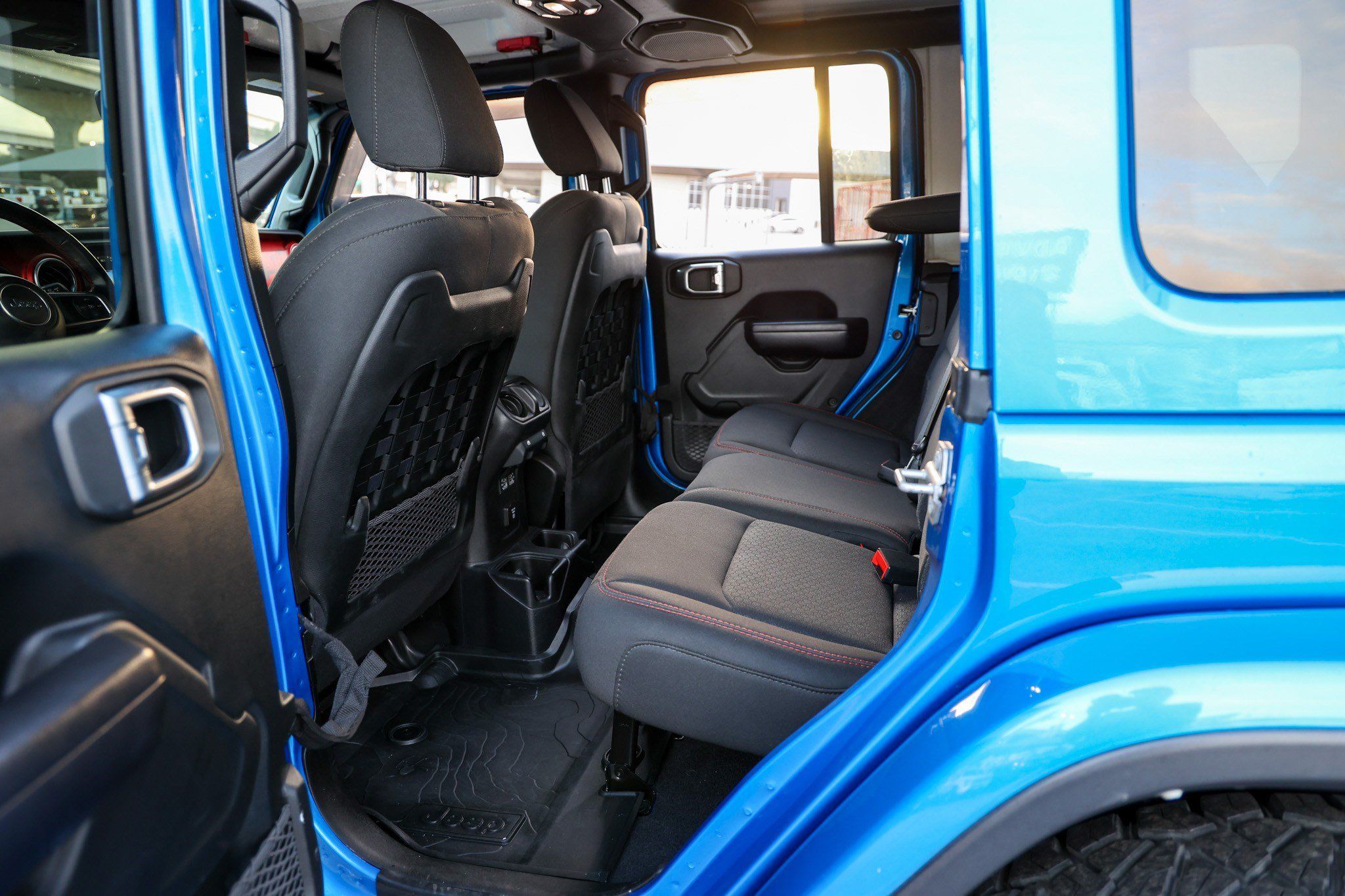 Used 2021 Jeep Wrangler Unlimited Rubicon AWD/4WD image 36