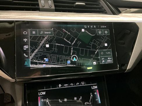 Certified 2024 Audi Q8 e-tron Premium Plus w/ Premium Plus Package image 38