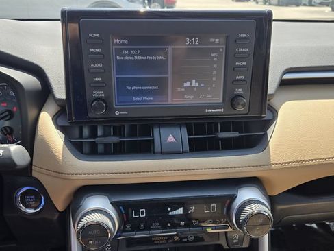 Used 2022 Toyota RAV4 XLE FWD image 18