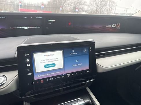 Used 2024 Lincoln Nautilus Premier image 14