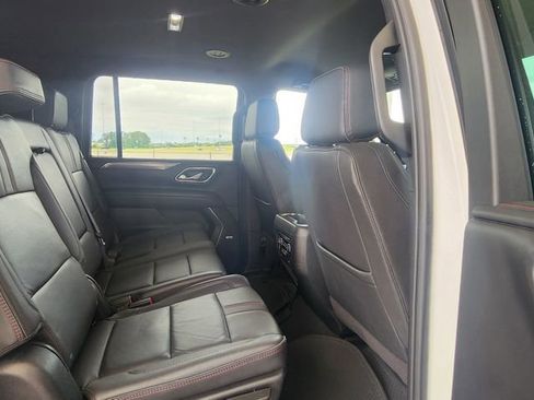 Used 2024 Chevrolet Suburban RST RWD image 24