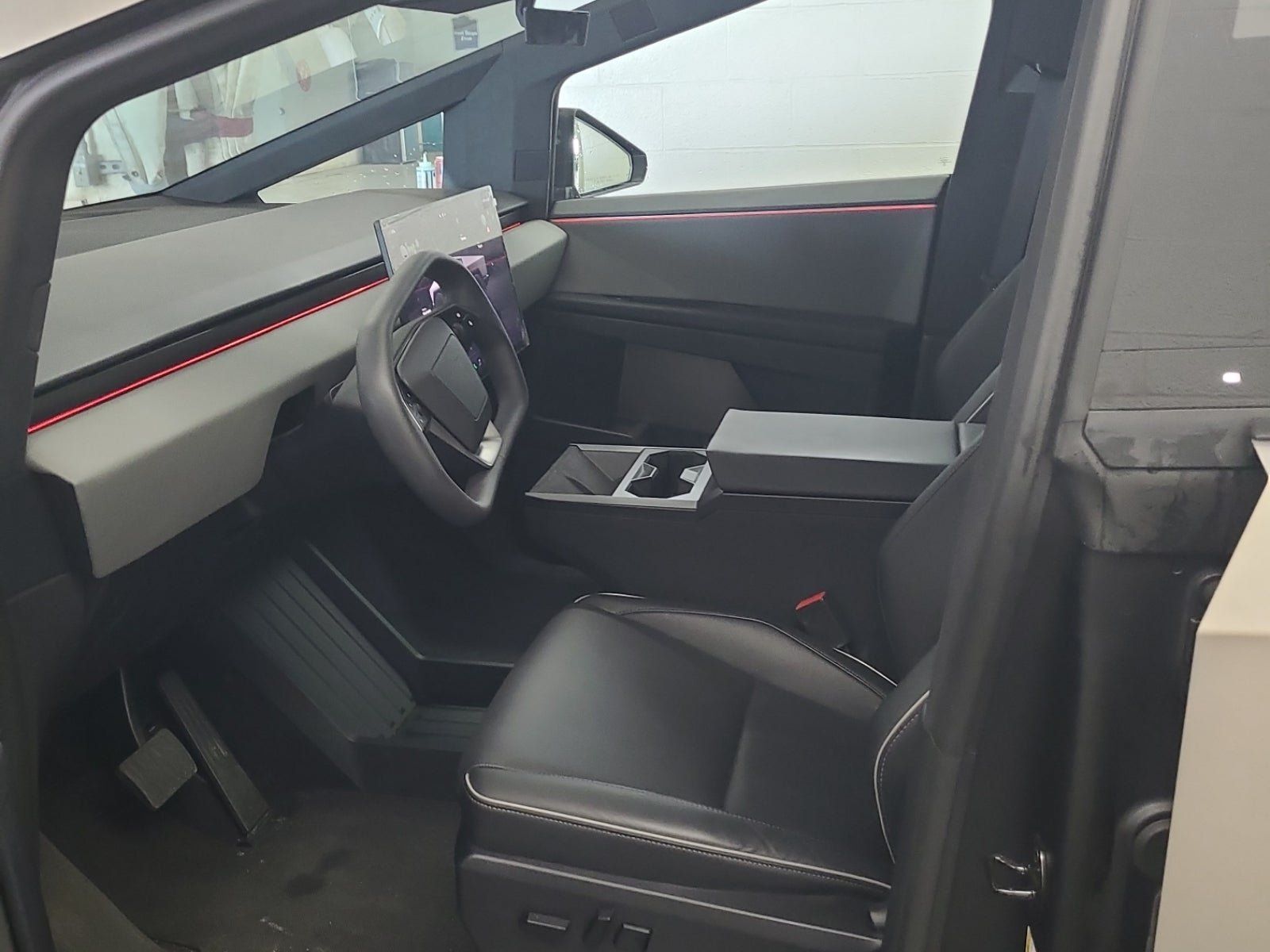 Used 2026 Tesla Cybertruck AWD Crew Cab image 4