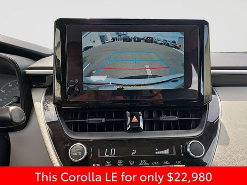 Used 2025 Toyota Corolla LE FWD image 28