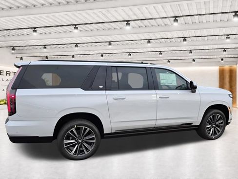 New 2026 Cadillac Escalade ESV Sport AWD/4WD image 11