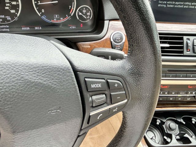 Used 2013 BMW 528i xDrive Sedan AWD/4WD image 31