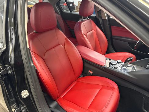 Used 2018 Alfa Romeo Giulia Ti RWD image 27