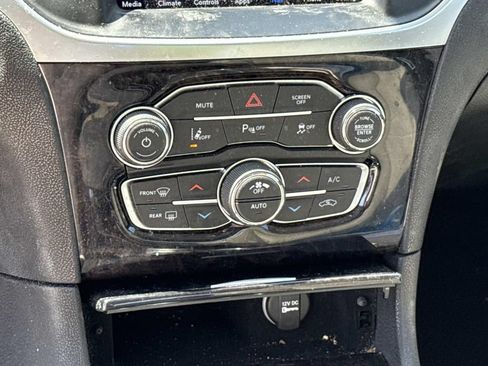 Used 2021 Chrysler 300 Touring L RWD image 14