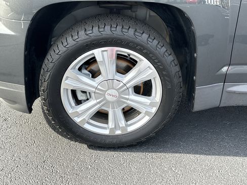 Used 2017 GMC Terrain SLT w/ Open Road Package image 11