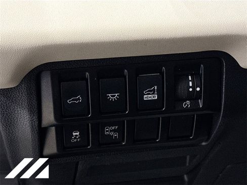 Used 2022 Subaru Ascent Touring image 10