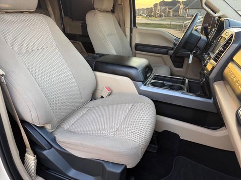 Used 2017 Ford F250 XLT w/ XLT Premium Package image 21