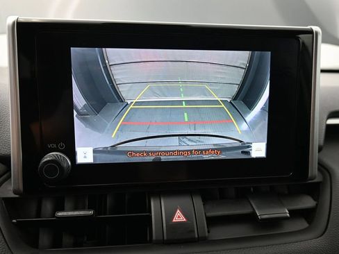 Used 2024 Toyota RAV4 XLE FWD image 20