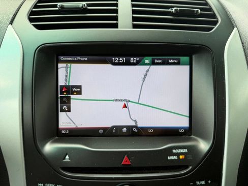 Used 2014 Ford Explorer XLT w/ Equipment Group 202A AWD/4WD image 28