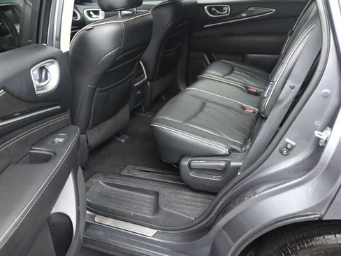 Used 2019 INFINITI QX60 Luxe w/ Essential Package FWD image 12