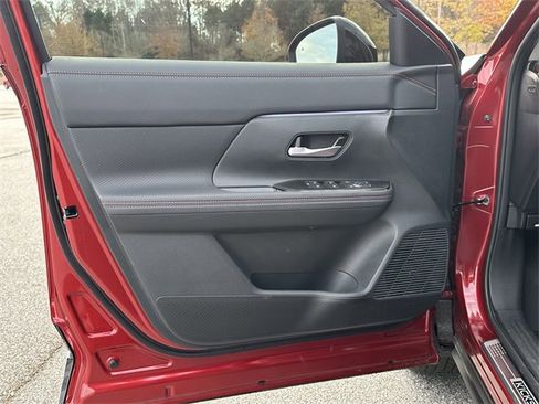 New 2026 Nissan Kicks SR image 11