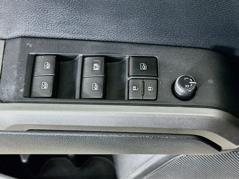Used 2016 Toyota Tacoma SR5 RWD image 15