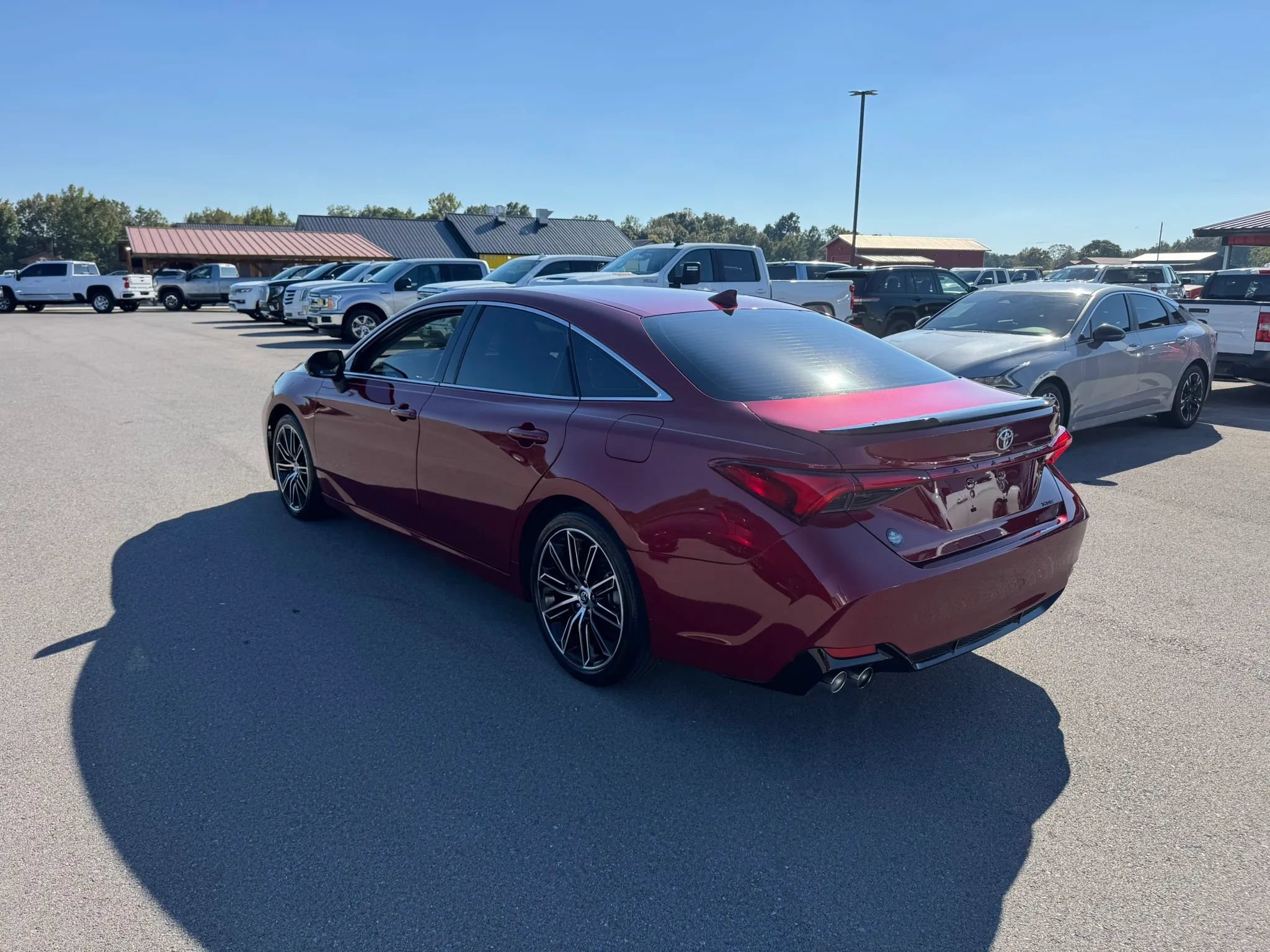 Used 2019 Toyota Avalon XSE w/ All Weather Liner Package FWD image 3