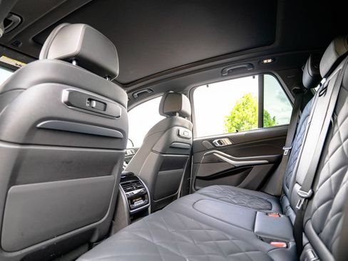 Used 2024 BMW X5 M60i AWD/4WD image 36
