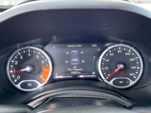 Used 2017 Jeep Renegade Altitude FWD image 25
