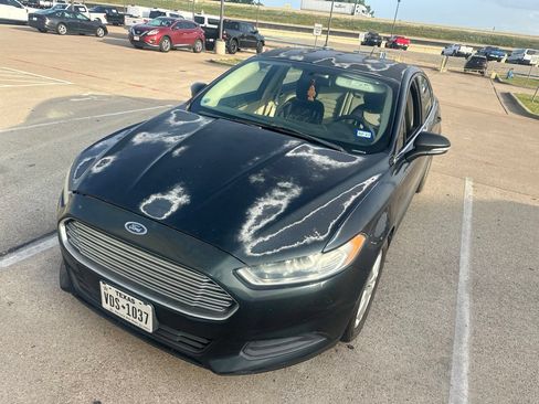Used 2014 Ford Fusion SE FWD image 1