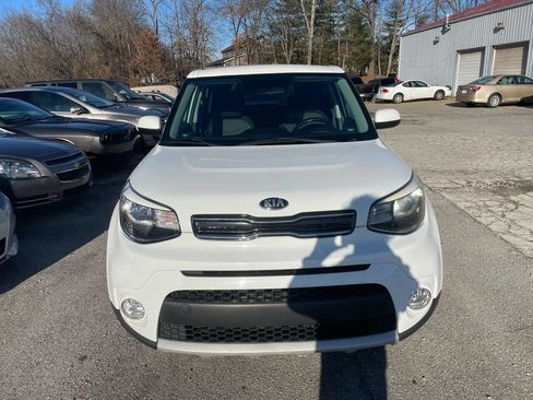 Used 2019 Kia Soul + image 8