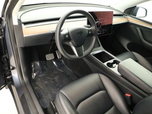 Used 2023 Tesla Model Y Long Range AWD/4WD image 15
