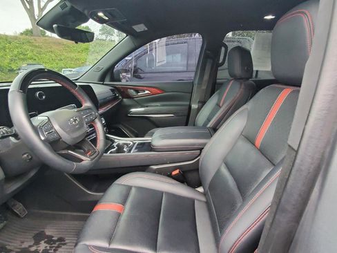 Used 2024 Chevrolet Traverse RS w/ LPO, Floor Liner Package AWD/4WD image 3
