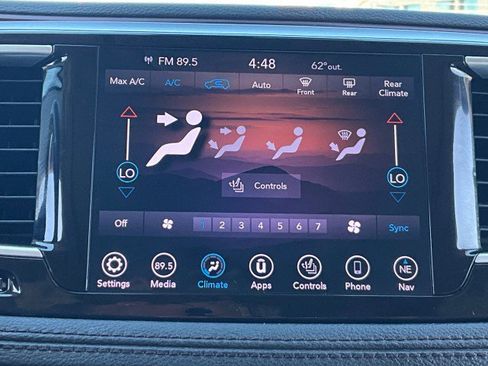 Used 2019 Chrysler Pacifica Limited w/ Advanced Safetytec Group FWD image 21