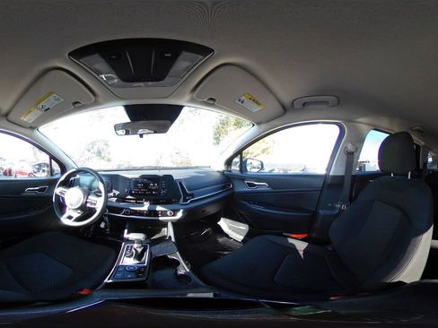 Used 2025 Kia Sportage LX image 42