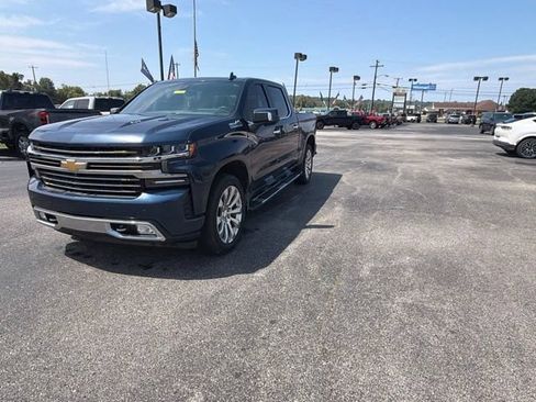 Used 2019 Chevrolet Silverado 1500 High Country w/ Technology Package AWD/4WD image 7