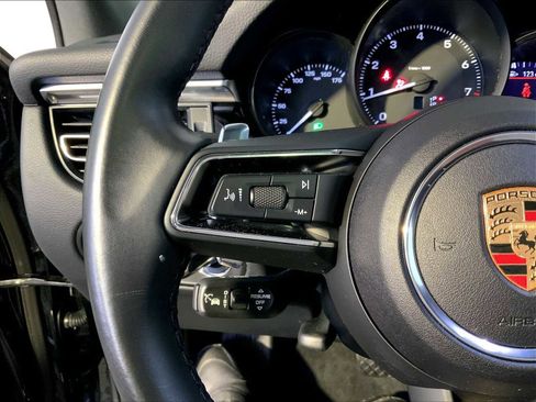 Certified 2024 Porsche Macan image 27