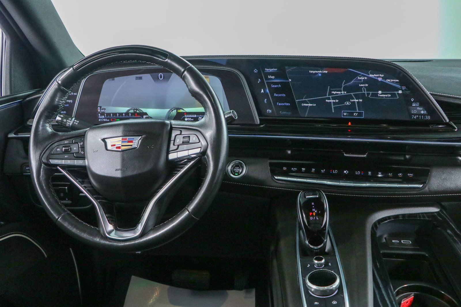 Used 2023 Cadillac Escalade Sport w/ Touring Package AWD/4WD image 18