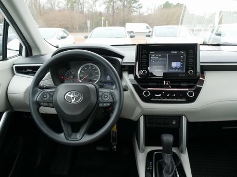 Used 2022 Toyota Corolla Cross L image 20
