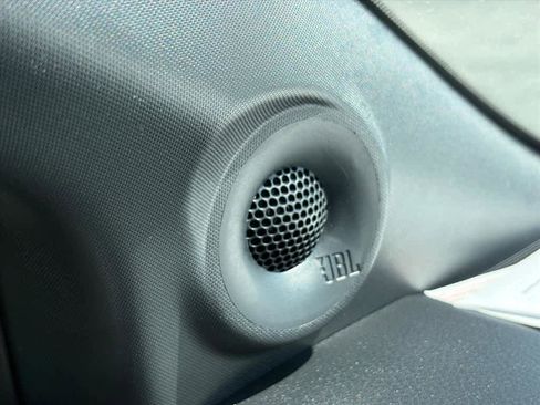 Used 2025 Toyota Sienna Platinum FWD image 16